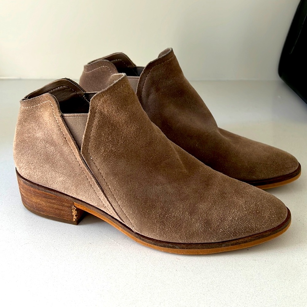 dolce Vita suede booties!